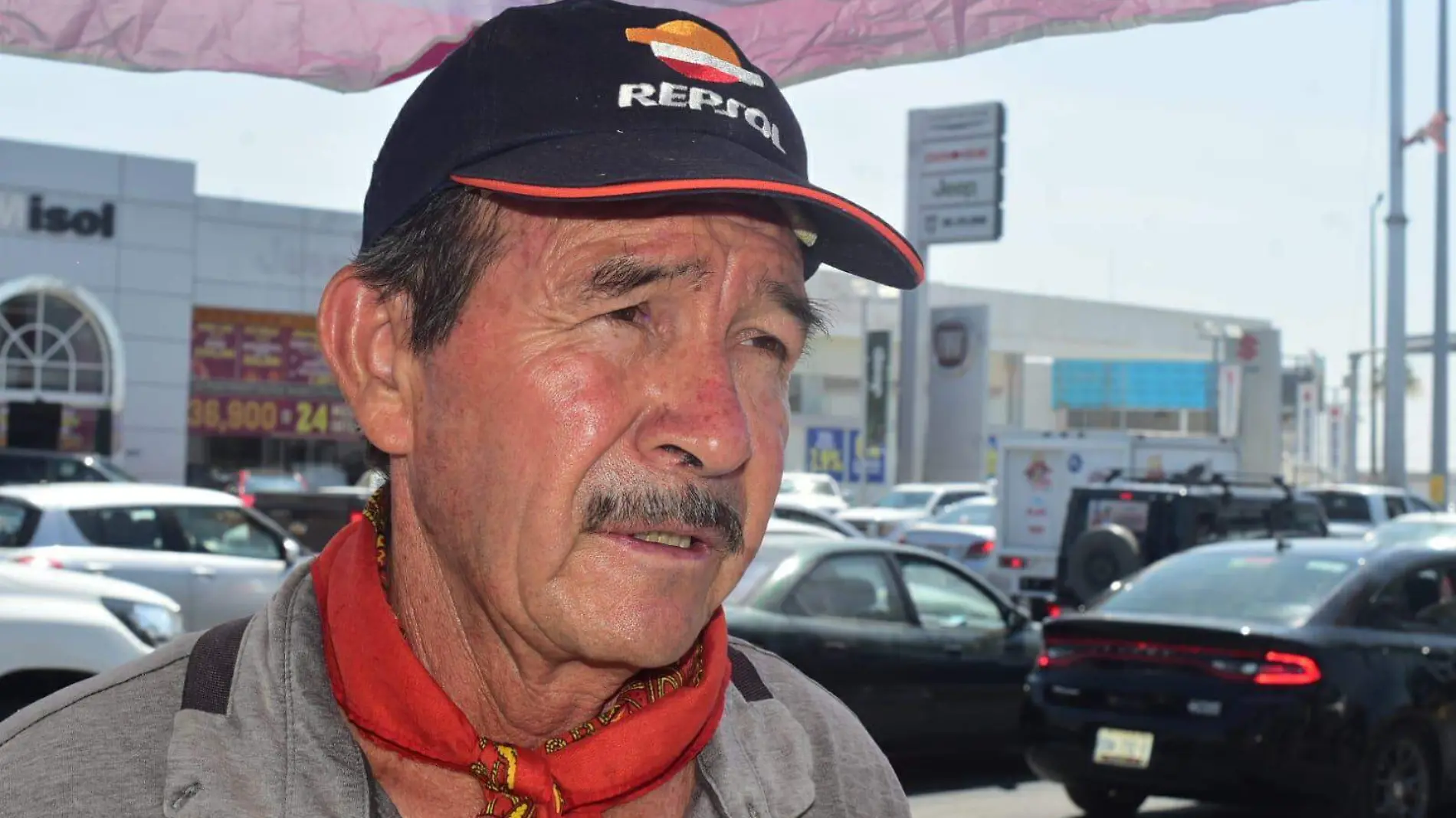 Leoncio, vendedor de frutas en Torreón